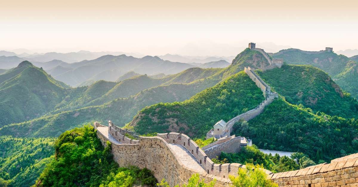 So lang ist die Chinesische Mauer wirklich - Daten & Fakten zur Mauer